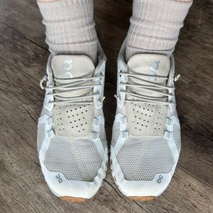 Womens On Clouds size 7